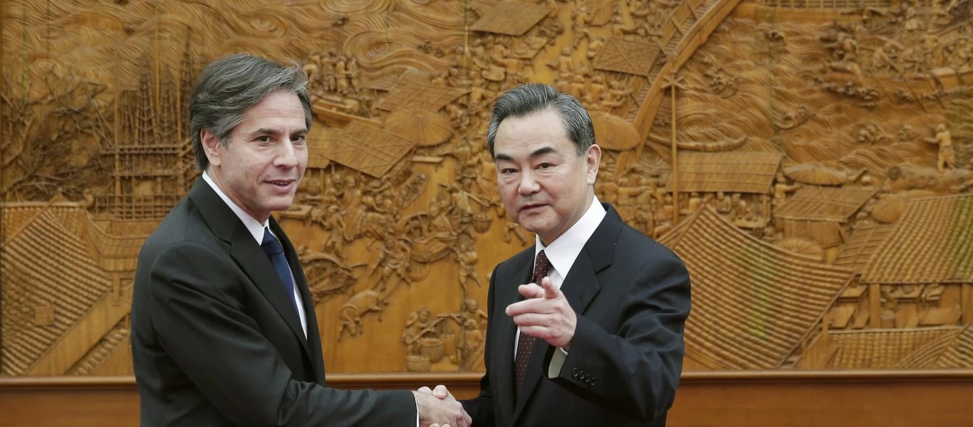 ΗΠΑ-Κίνα: «Κονταροχτυπιούνται» για τα «σκήπτρα» της ισχυρότερης οικονομίας του πλανήτη